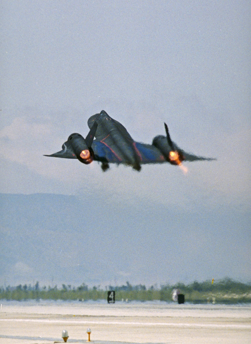 Illustration for article titled La evolución del avión espía SR-71 Blackbird en espectaculares imágenes